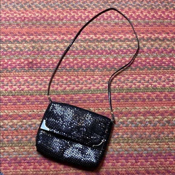 VINTAGE BLACK MESH CHAIN CROSSBODY LONG STRAP DAINTY DEMURE PURSE BAG - Picture 1 of 5
